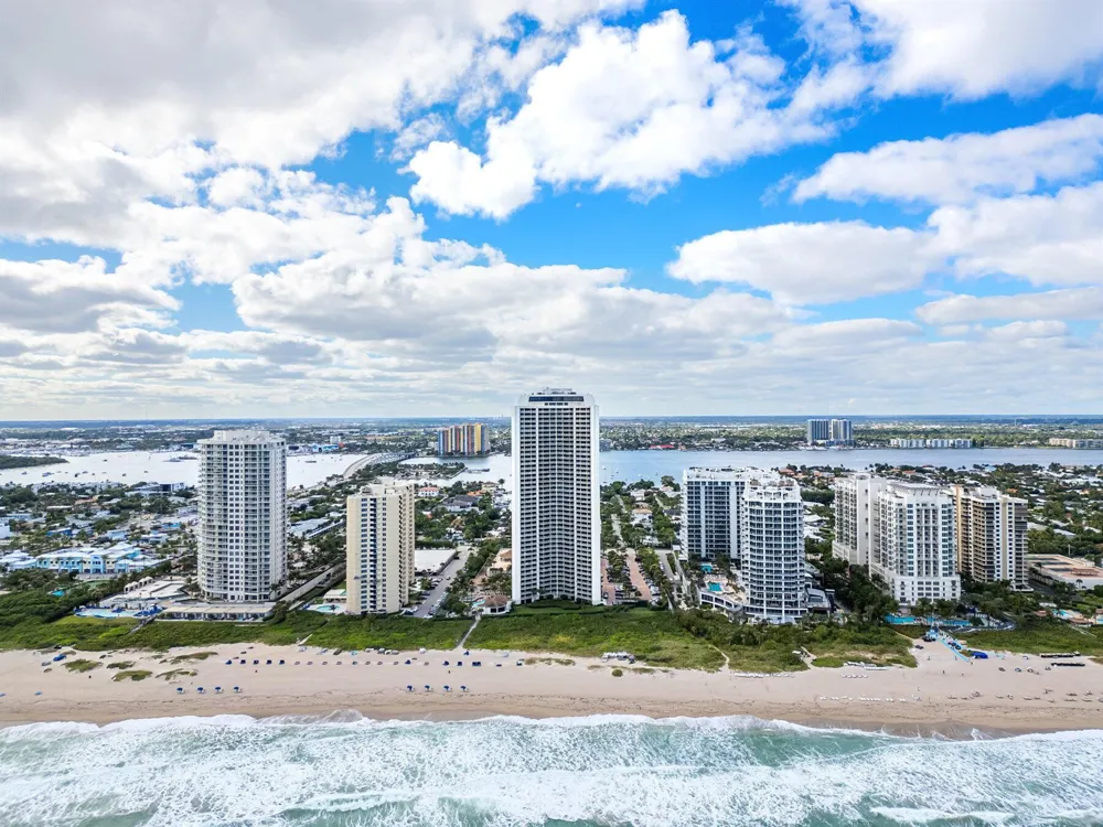 3000 OCEAN DRIVE #PH-A Singer Island, FL 33404