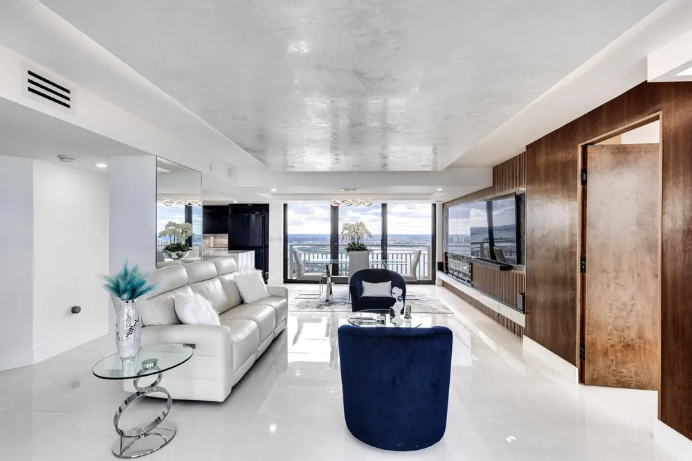 3000 OCEAN DRIVE #PH-A Singer Island, FL 33404