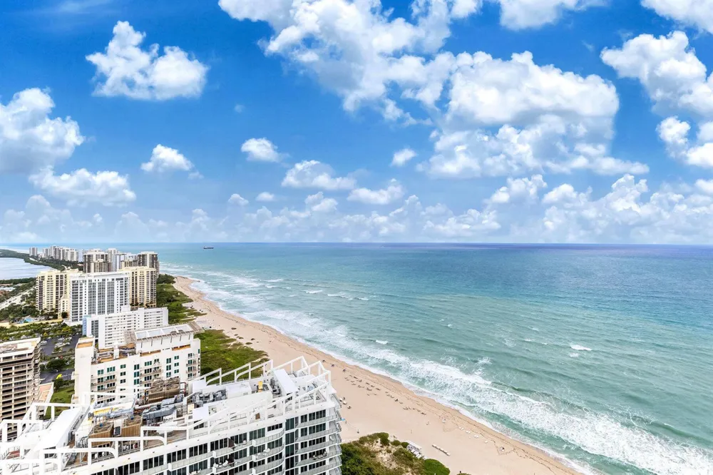 3000 OCEAN DRIVE #PH-A Singer Island, FL 33404