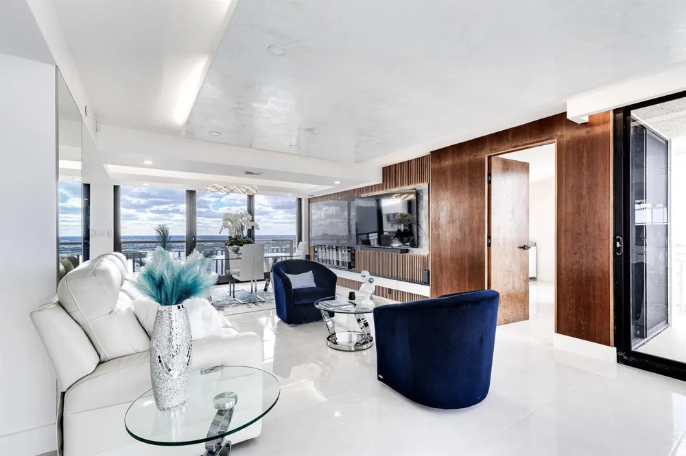 3000 OCEAN DRIVE #PH-A Singer Island, FL 33404