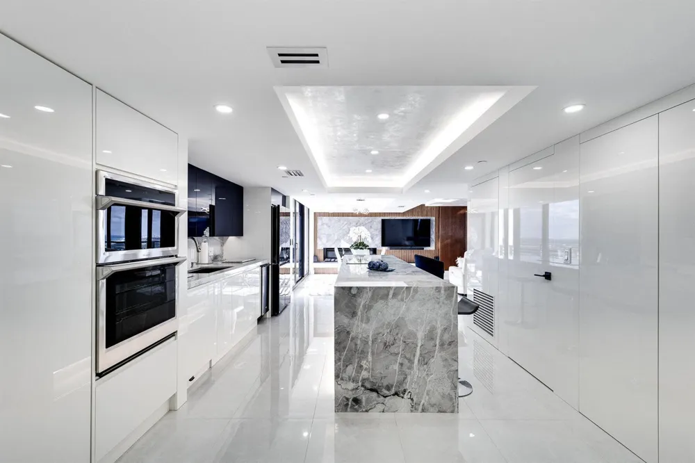 3000 OCEAN DRIVE #PH-A Singer Island, FL 33404