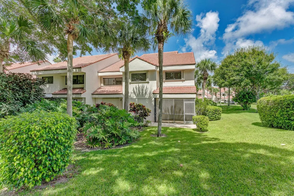 205 SEA OATS DRIVE #E Juno Beach, FL 33408