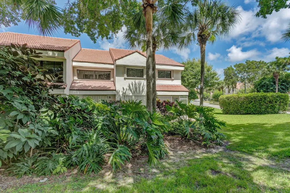 205 SEA OATS DRIVE #E Juno Beach, FL 33408