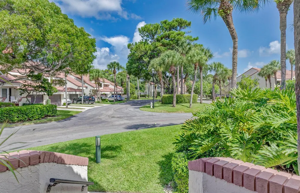 205 SEA OATS DRIVE #E Juno Beach, FL 33408