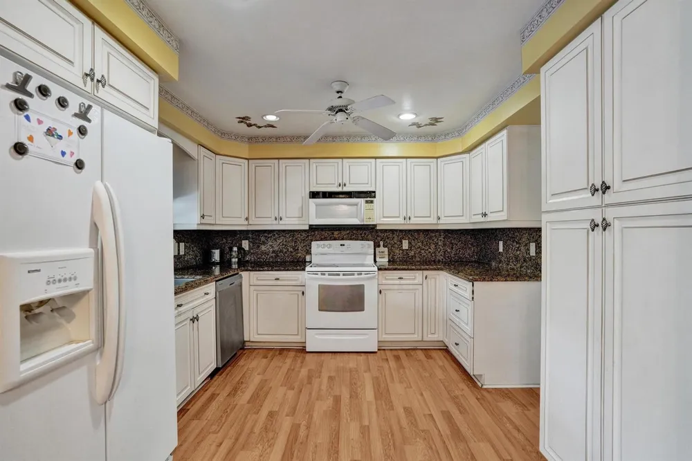 3145 NW 116th Avenue Coral Springs, FL 33065