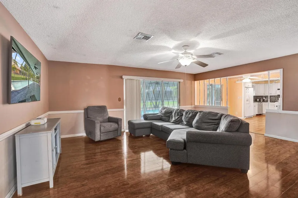 3145 NW 116th Avenue Coral Springs, FL 33065