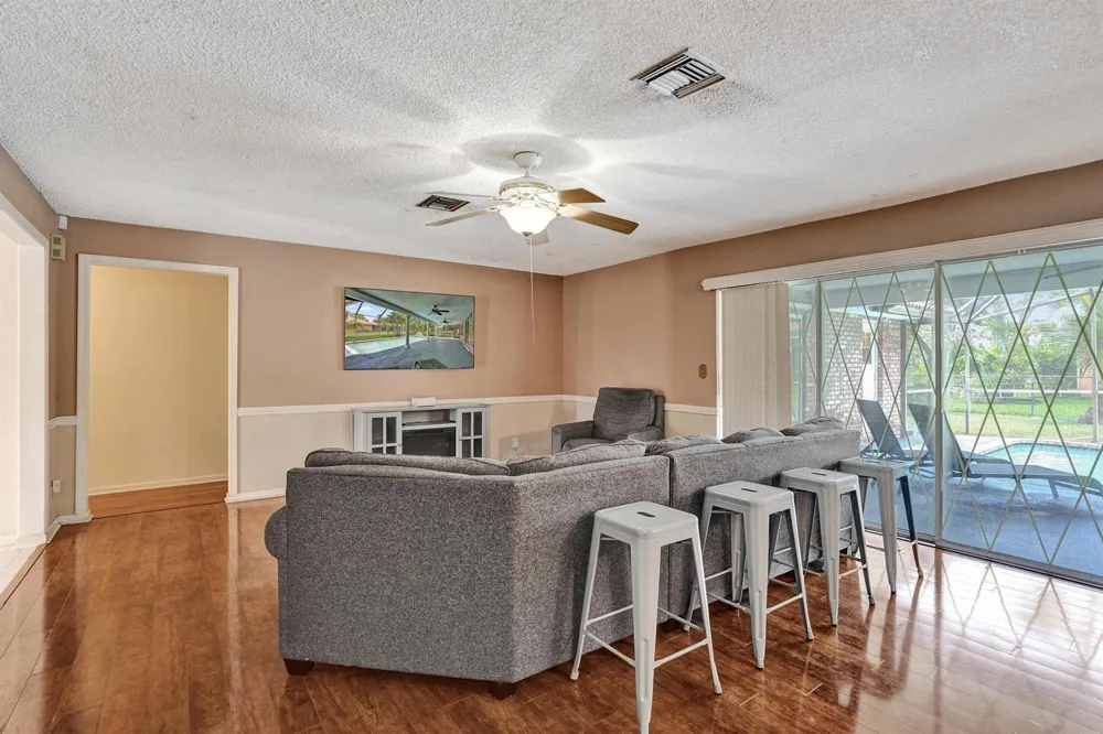 3145 NW 116th Avenue Coral Springs, FL 33065