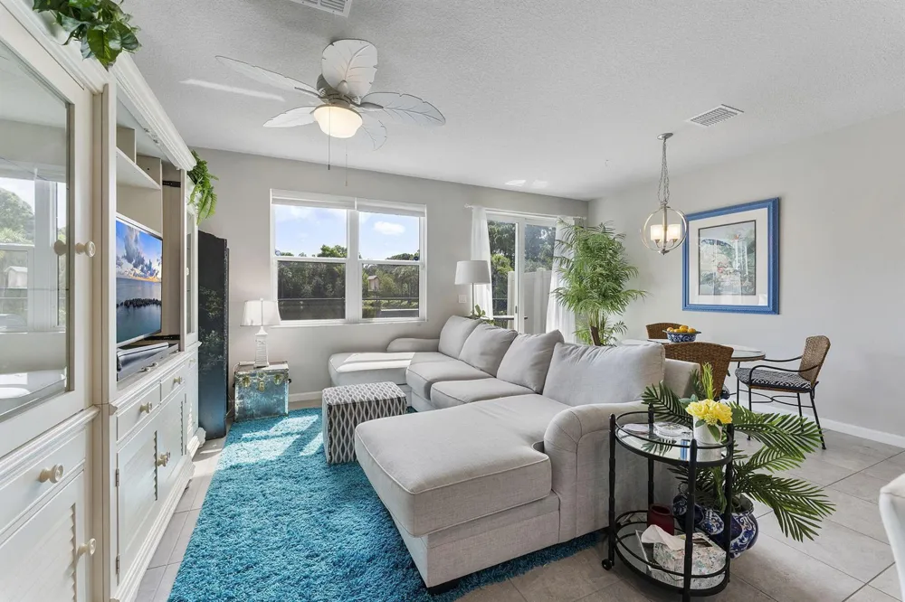 3947 SE Mentmore Lane Stuart, FL 34997