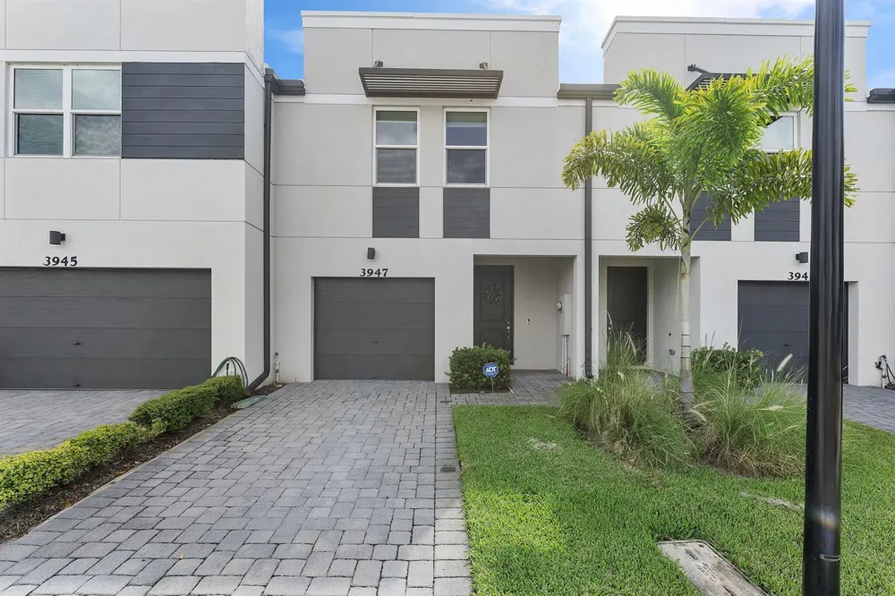 3947 SE Mentmore Lane Stuart, FL 34997