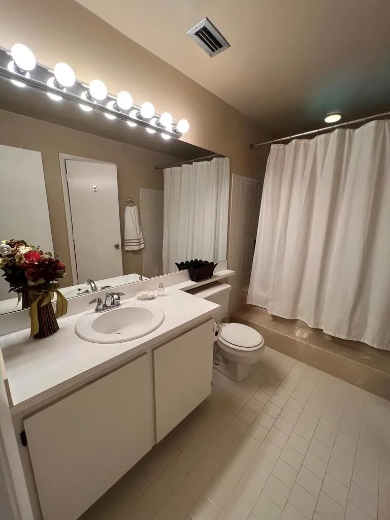 4232 PALM BAY #D West Palm Beach, FL 33406