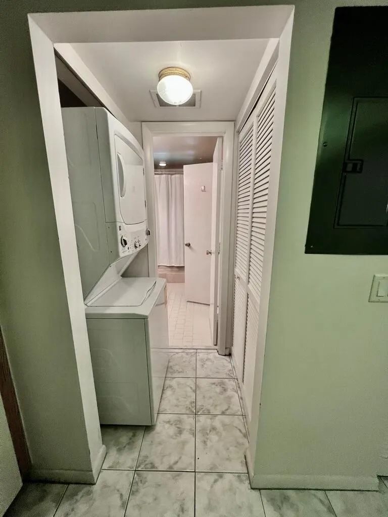 4232 PALM BAY #D West Palm Beach, FL 33406