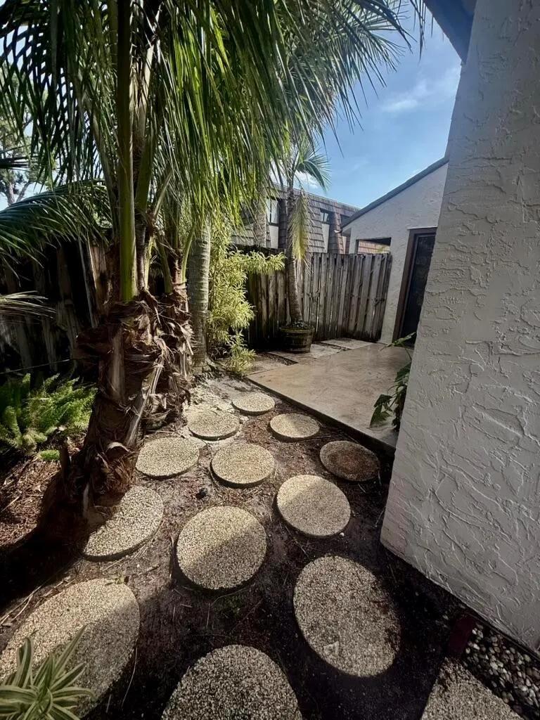 4232 PALM BAY #D West Palm Beach, FL 33406