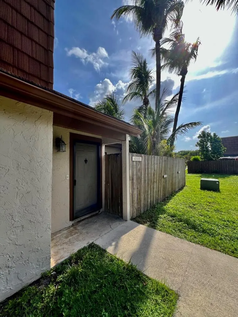 4232 PALM BAY #D West Palm Beach, FL 33406