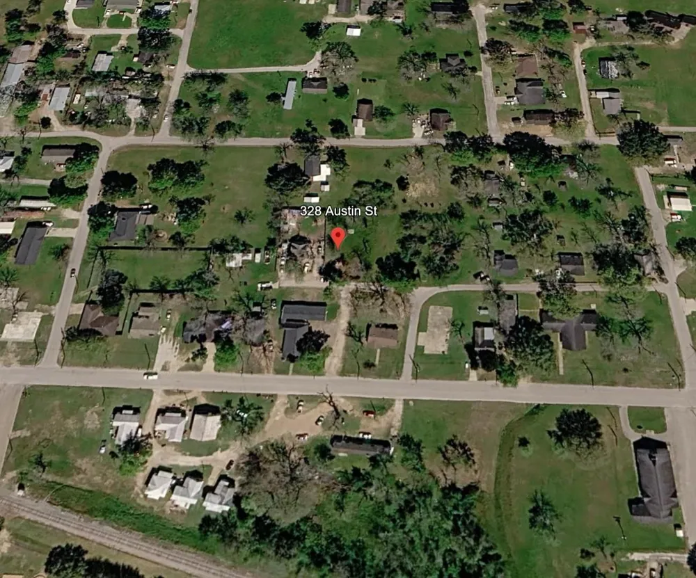 328 Austin Street Sealy, TX 77474