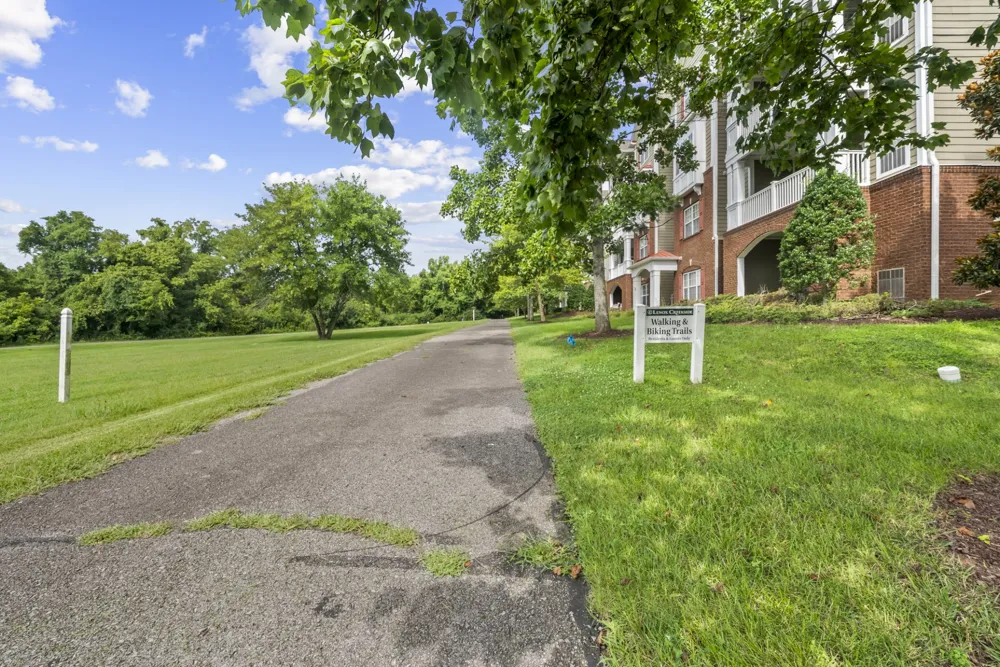 8205 Lenox Creekside Dr #5 Antioch, TN 37013