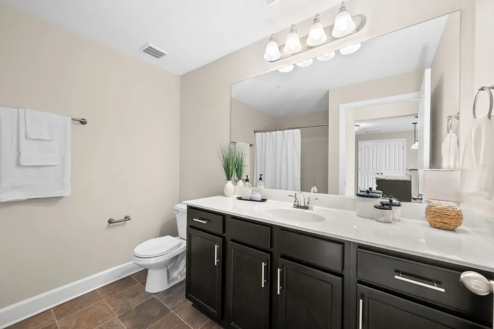 8205 Lenox Creekside Dr #5 Antioch, TN 37013