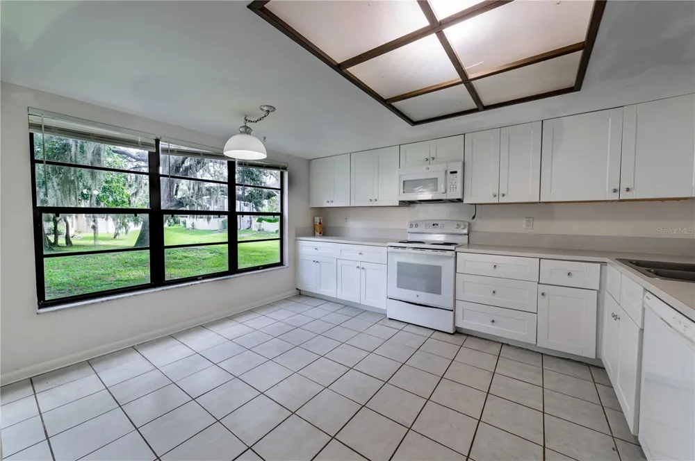 7873 NIAGARA AVENUE #1803 Tampa, FL 33617