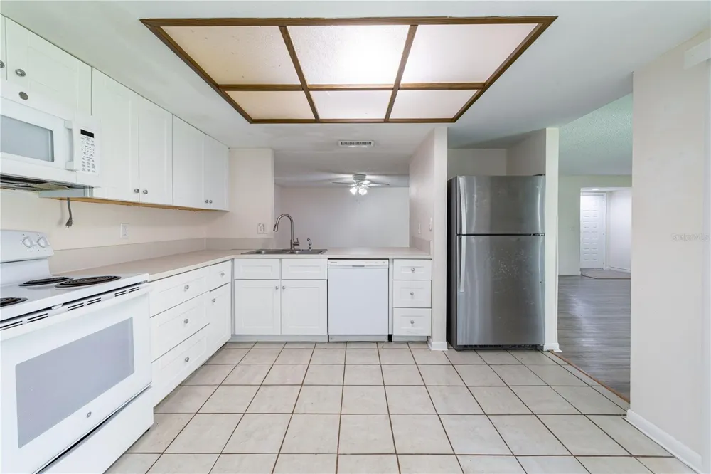 7873 NIAGARA AVENUE #1803 Tampa, FL 33617