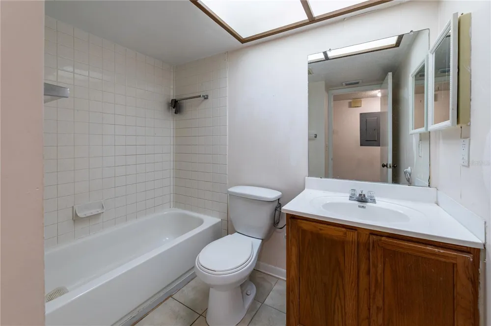 7873 NIAGARA AVENUE #1803 Tampa, FL 33617