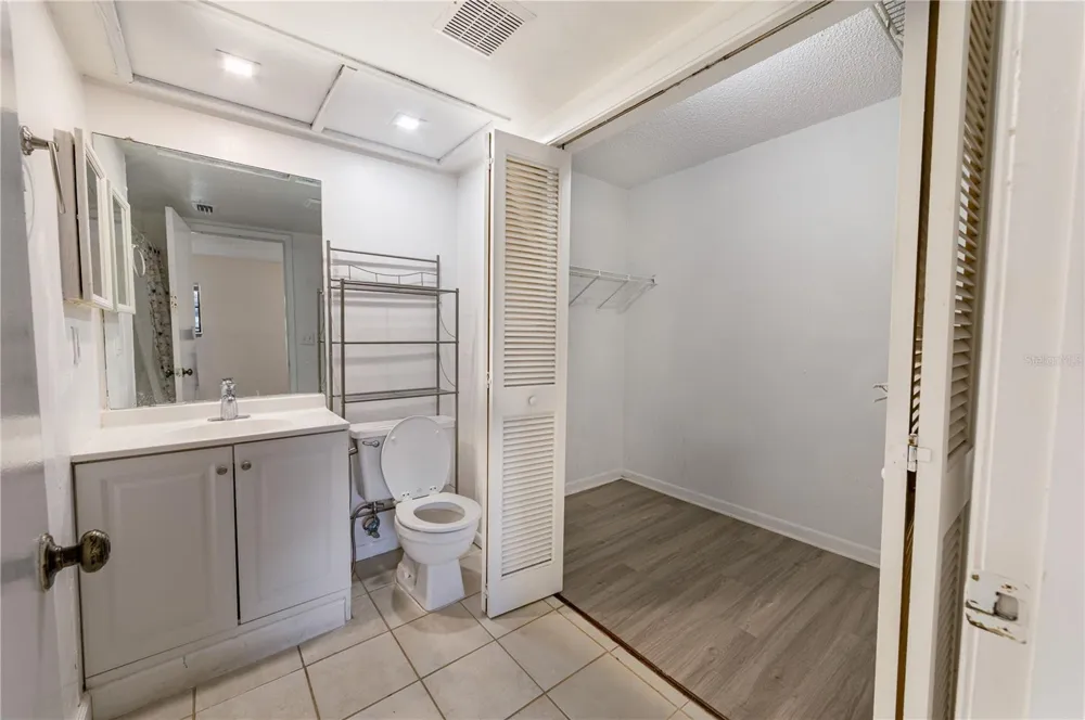 7873 NIAGARA AVENUE #1803 Tampa, FL 33617