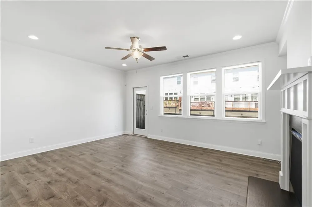 1611 Falcon Crest Way Decatur, GA 30032