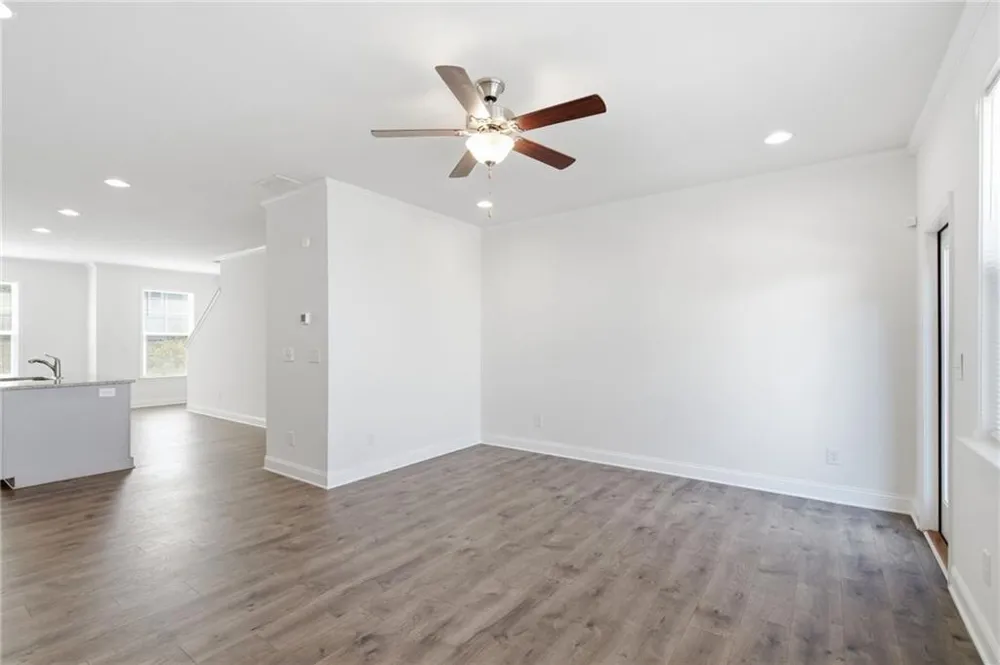 1611 Falcon Crest Way Decatur, GA 30032