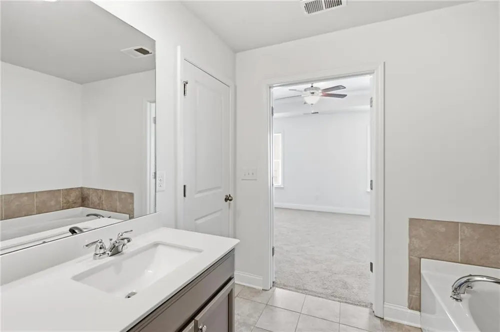 1611 Falcon Crest Way Decatur, GA 30032