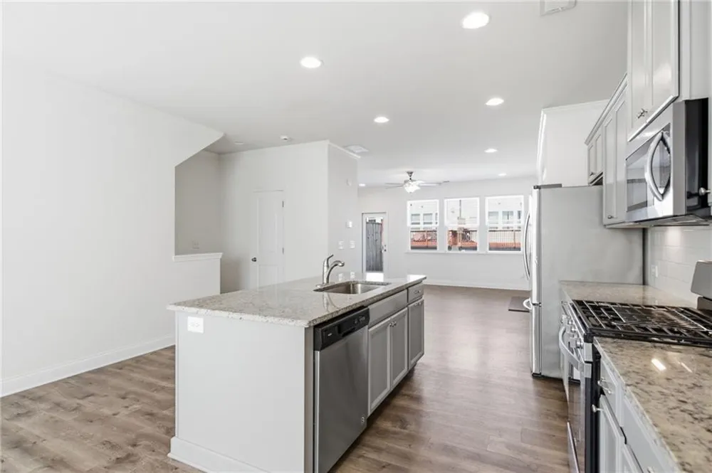 1611 Falcon Crest Way Decatur, GA 30032