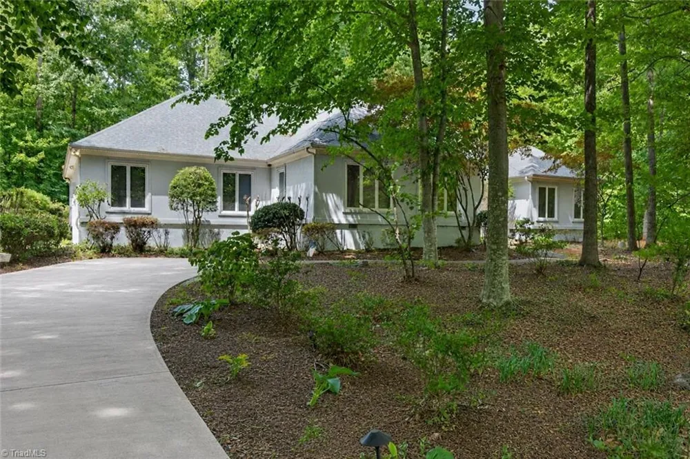 2400 Hunters Crossing Trail Summerfield, NC 27358