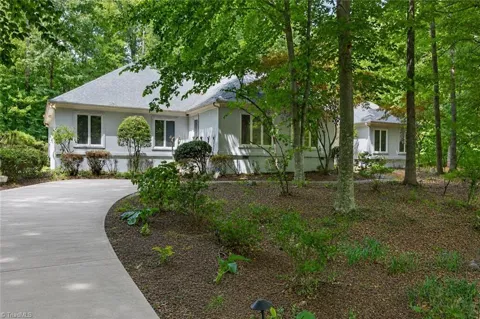 2400 Hunters Crossing Trail