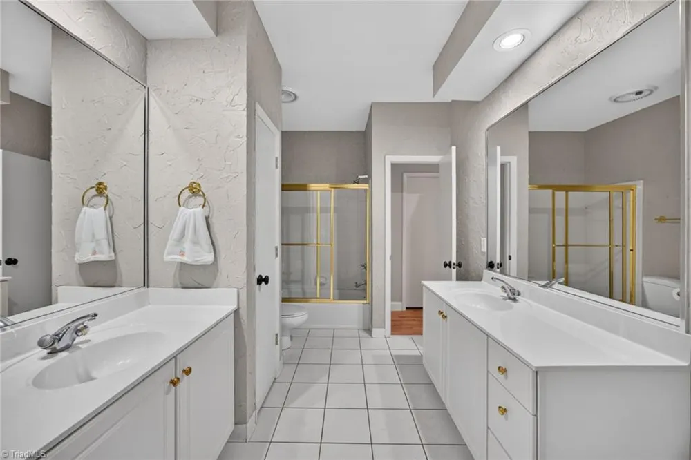 2400 Hunters Crossing Trail Summerfield, NC 27358