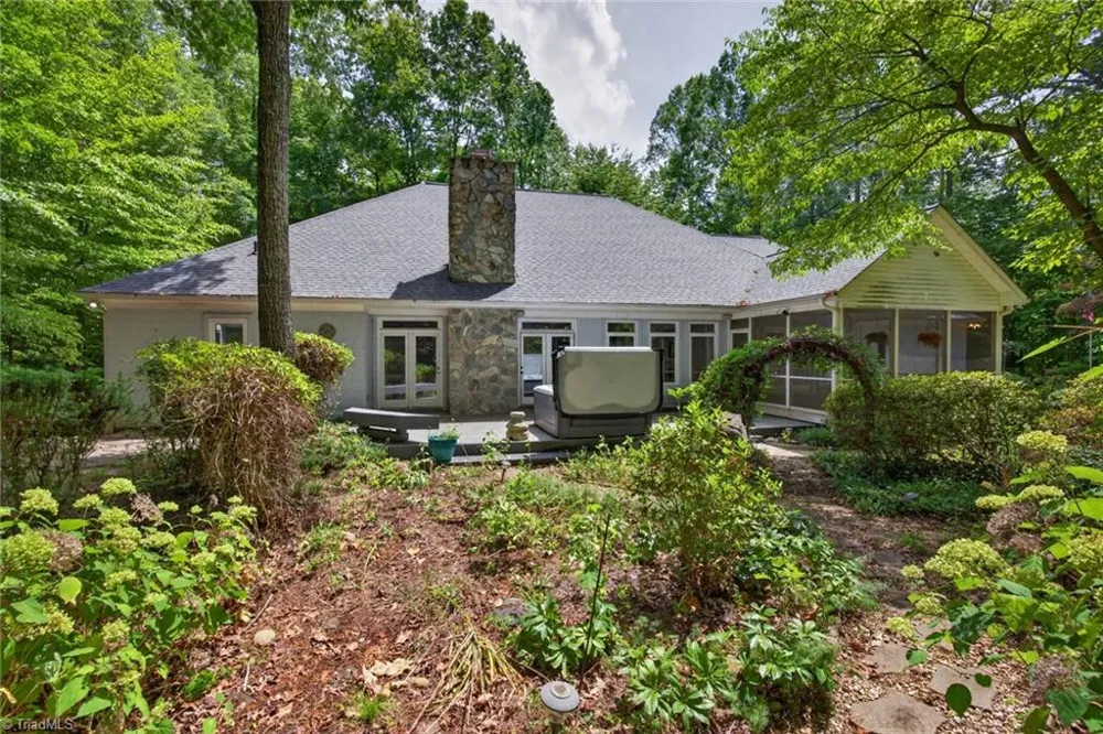 2400 Hunters Crossing Trail Summerfield, NC 27358