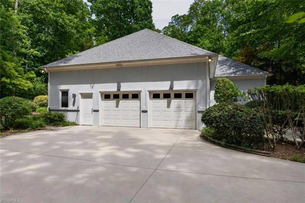 2400 Hunters Crossing Trail Summerfield, NC 27358