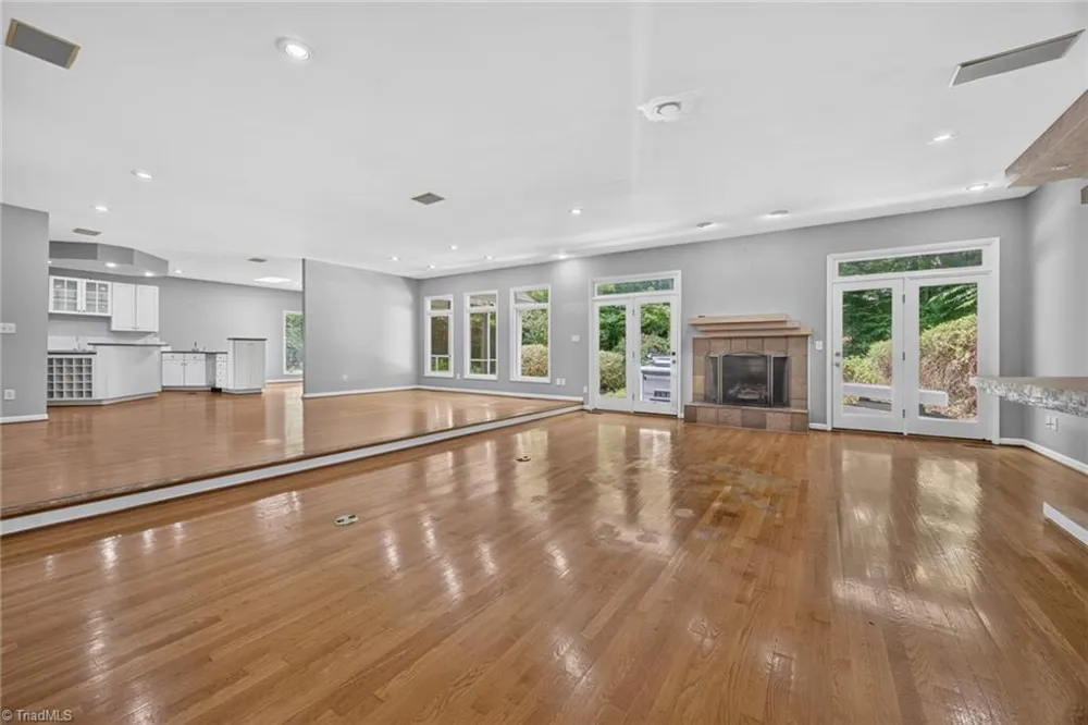 2400 Hunters Crossing Trail Summerfield, NC 27358