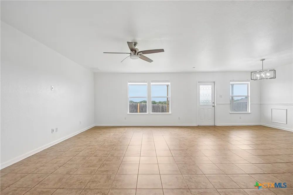 9302 Bowfield Drive Killeen, TX 76542