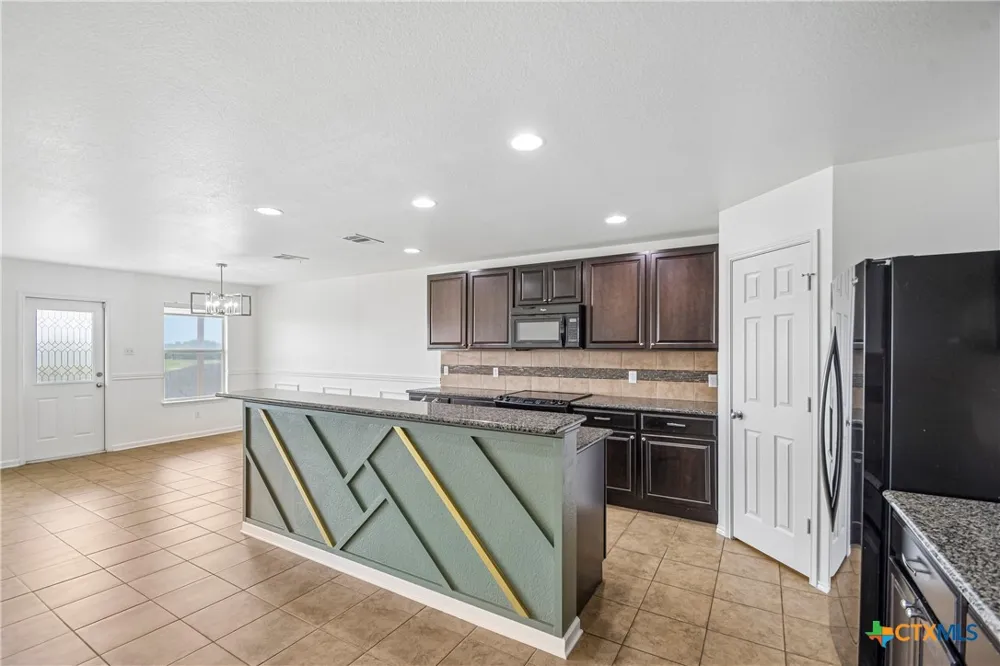 9302 Bowfield Drive Killeen, TX 76542