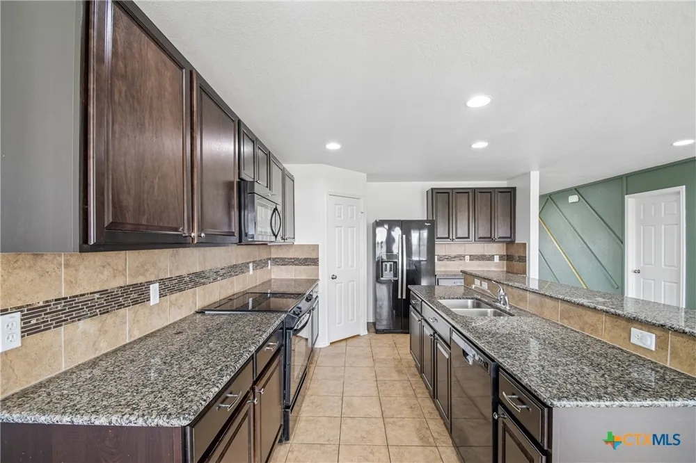 9302 Bowfield Drive Killeen, TX 76542