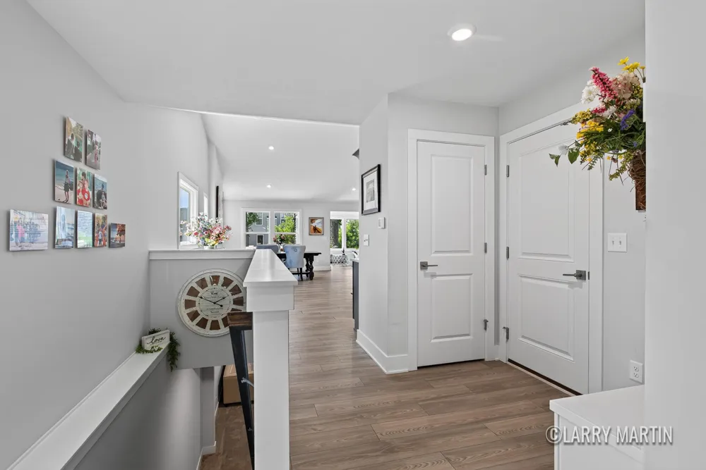8787 Brayridge Drive Jenison, MI 49428