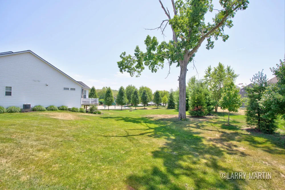 8787 Brayridge Drive Jenison, MI 49428