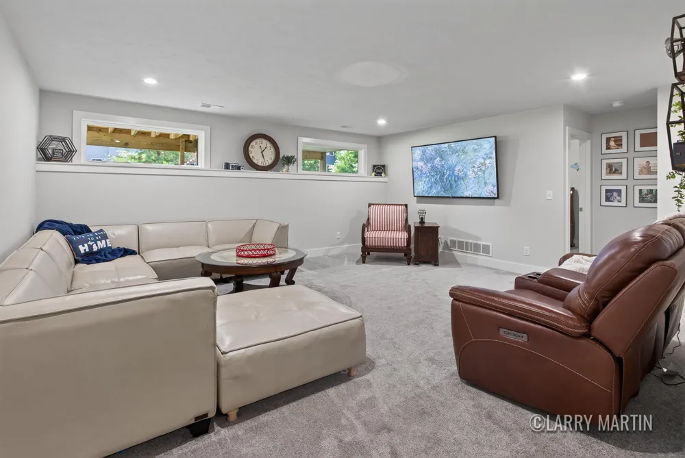 8787 Brayridge Drive Jenison, MI 49428