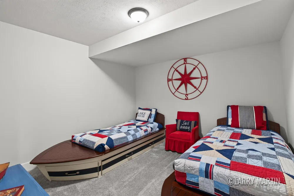 8787 Brayridge Drive Jenison, MI 49428