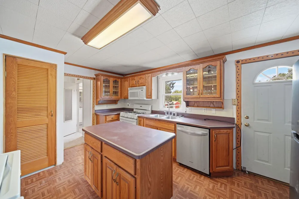 4959 Deleon Drive Tecumseh, MI 49286