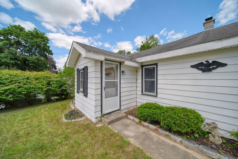 4959 Deleon Drive Tecumseh, MI 49286
