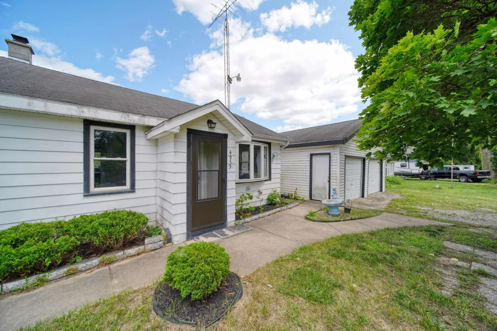 4959 Deleon Drive Tecumseh, MI 49286
