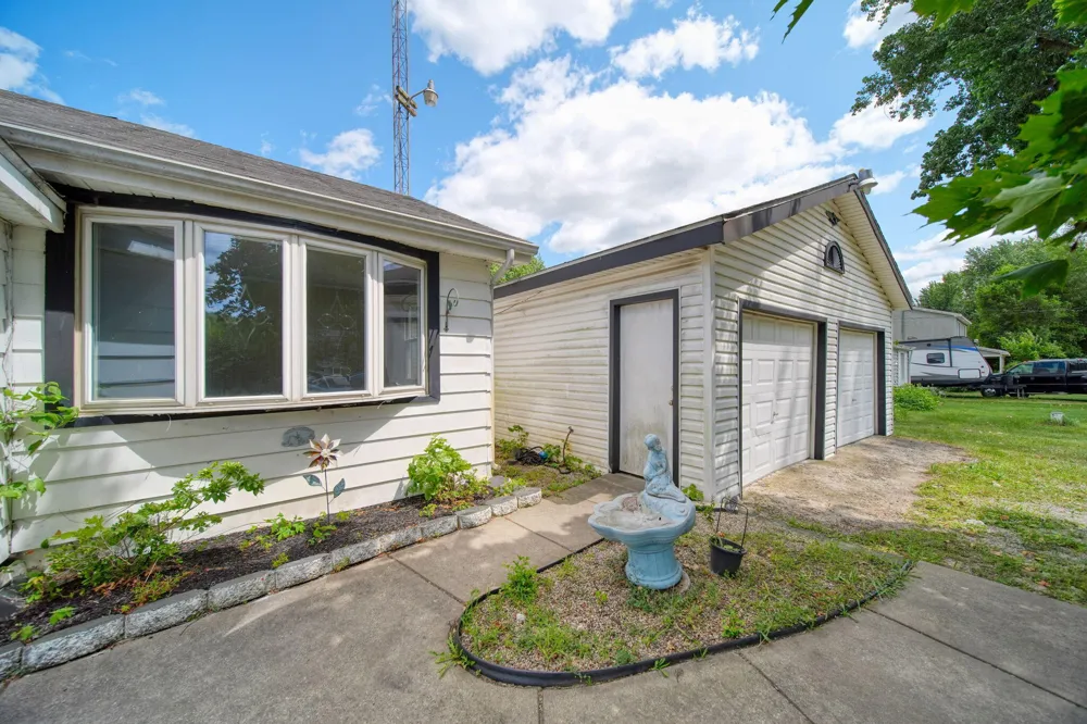 4959 Deleon Drive Tecumseh, MI 49286