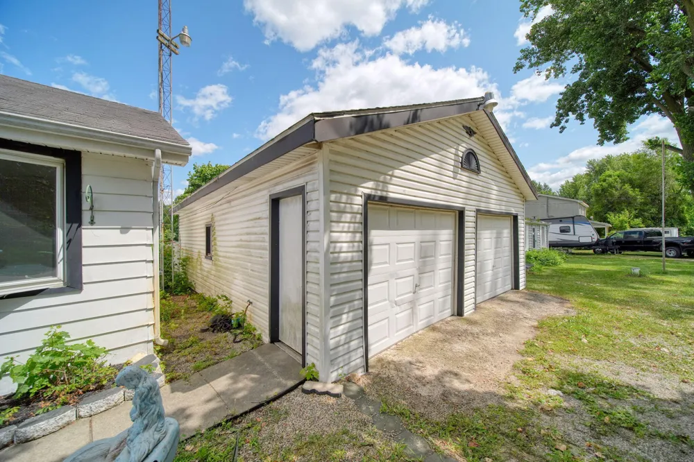 4959 Deleon Drive Tecumseh, MI 49286