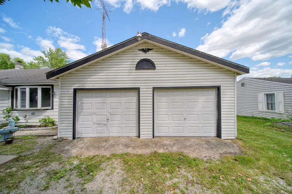 4959 Deleon Drive Tecumseh, MI 49286