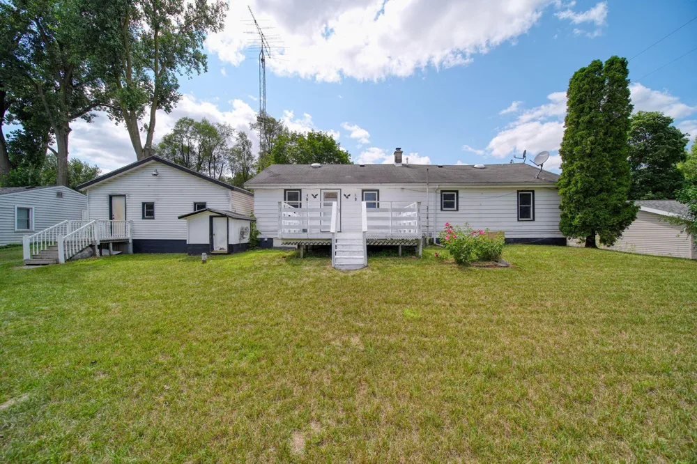 4959 Deleon Drive Tecumseh, MI 49286