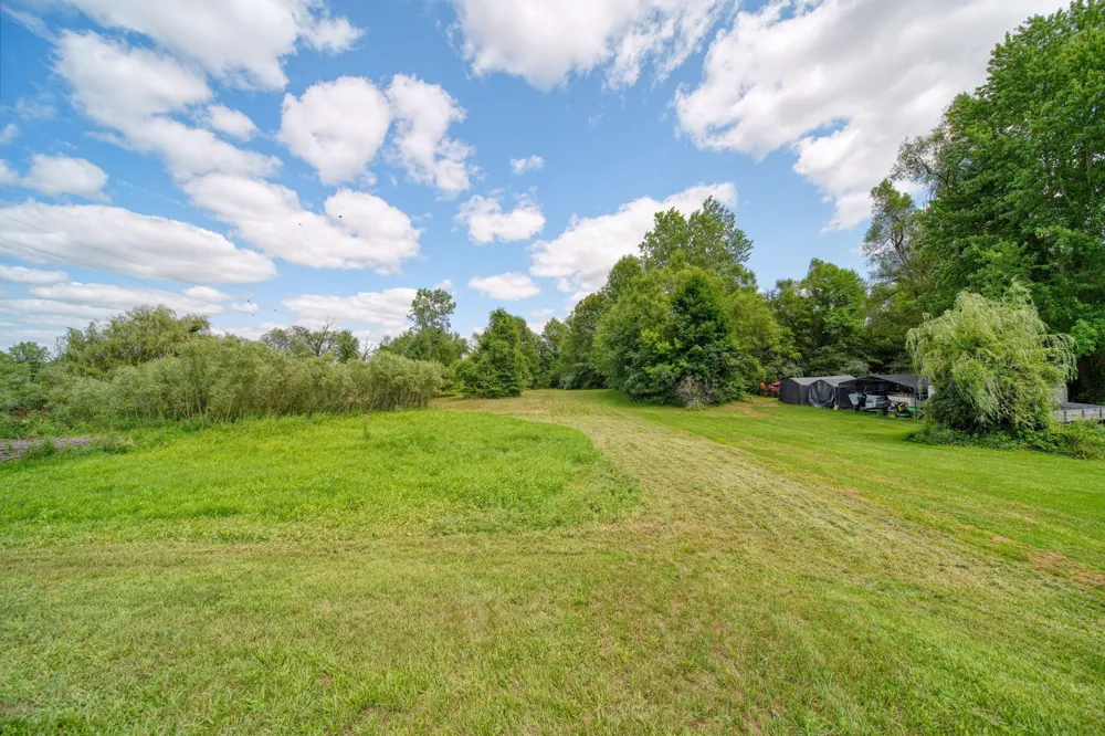 4959 Deleon Drive Tecumseh, MI 49286