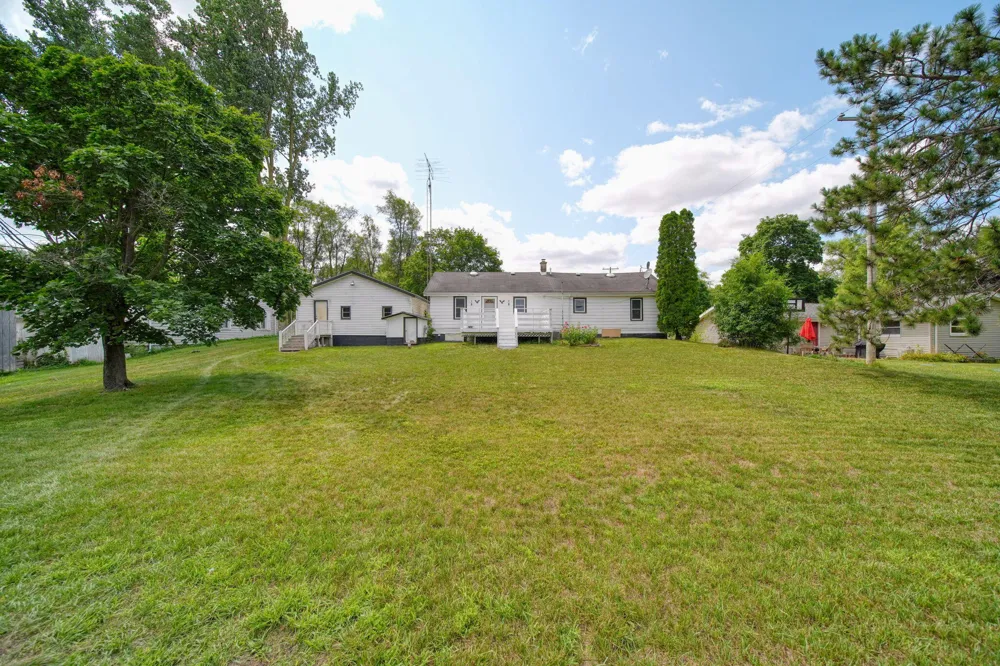 4959 Deleon Drive Tecumseh, MI 49286